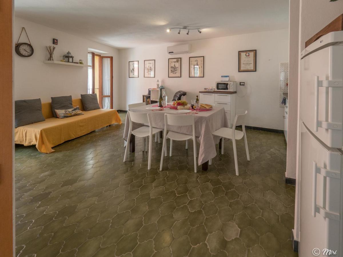 El Nin Apartment With Terrace Вернаца Екстериор снимка